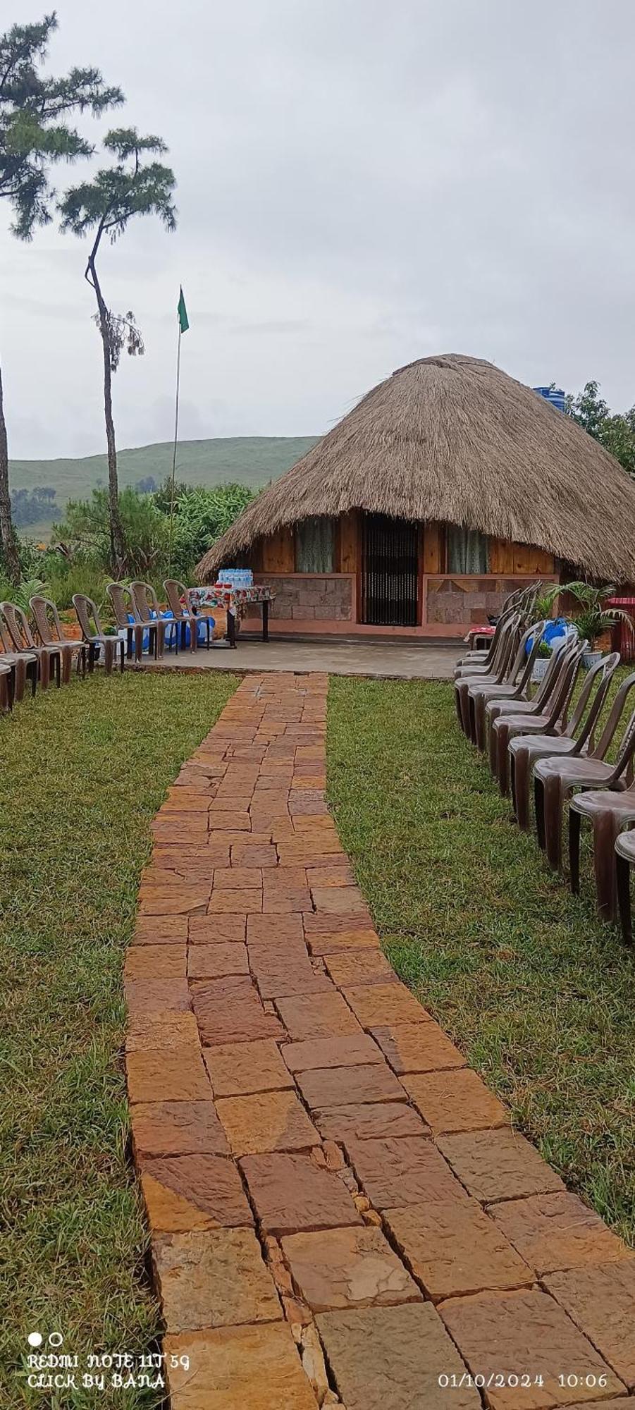 Meikha Homestay Pynursla Exterior photo